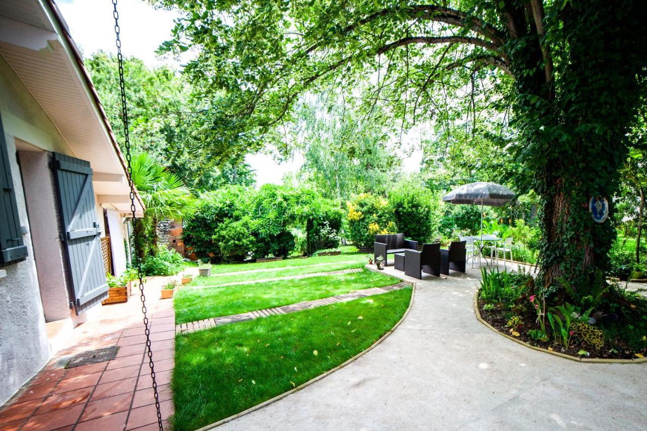 Apartamento Mirguet Au Jardin Saint-Elix-le-Chateau Exterior foto