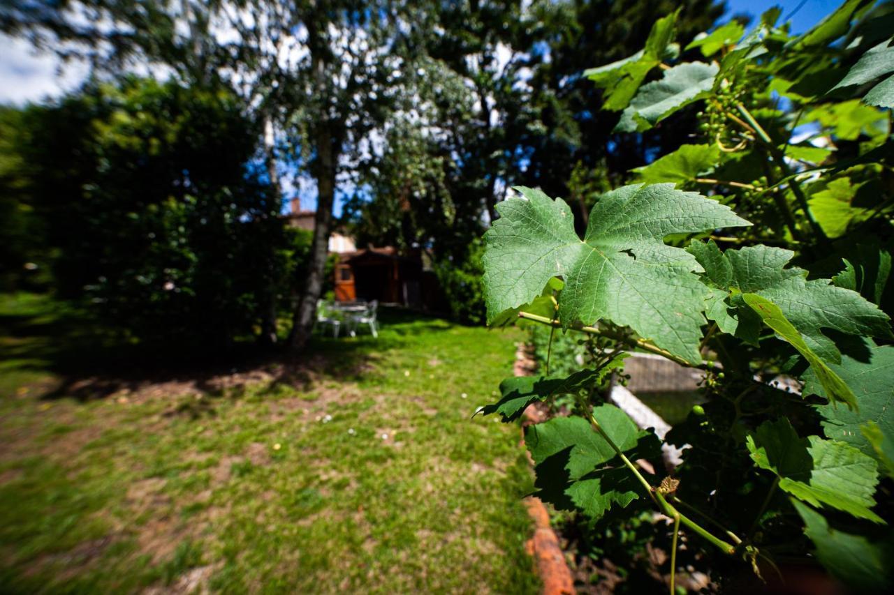 Apartamento Mirguet Au Jardin Saint-Elix-le-Chateau Exterior foto